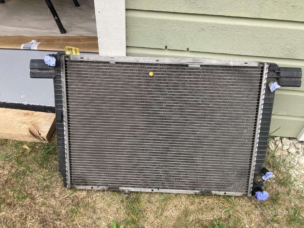 Sl500 R129 radiatorius