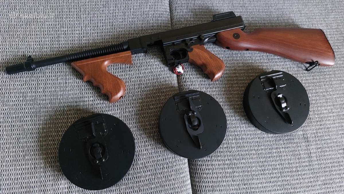 Thompson M1928 Chicago + Wood kit.