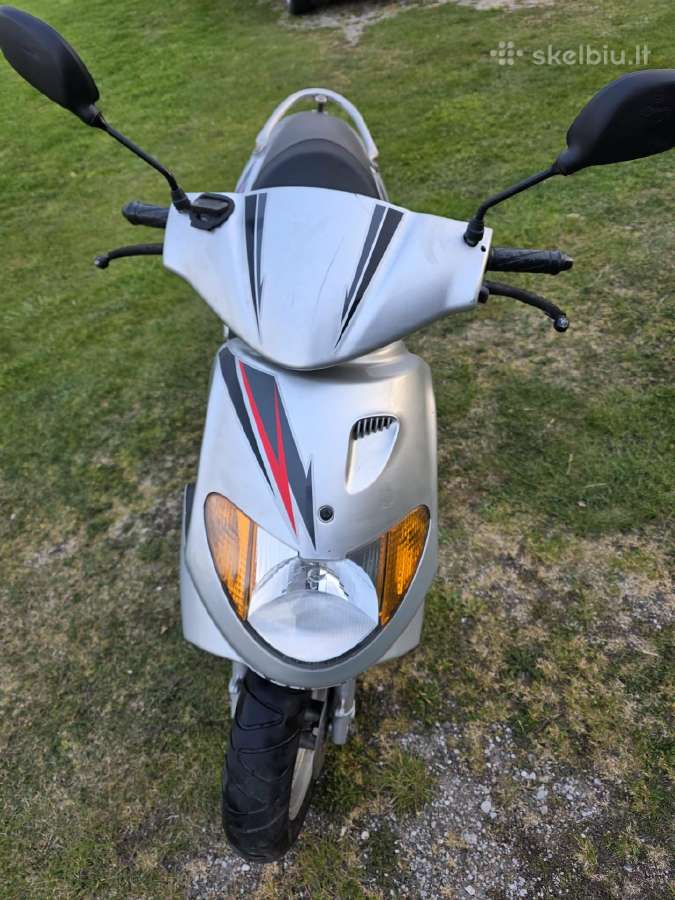 Motoroleris Daelim S-five