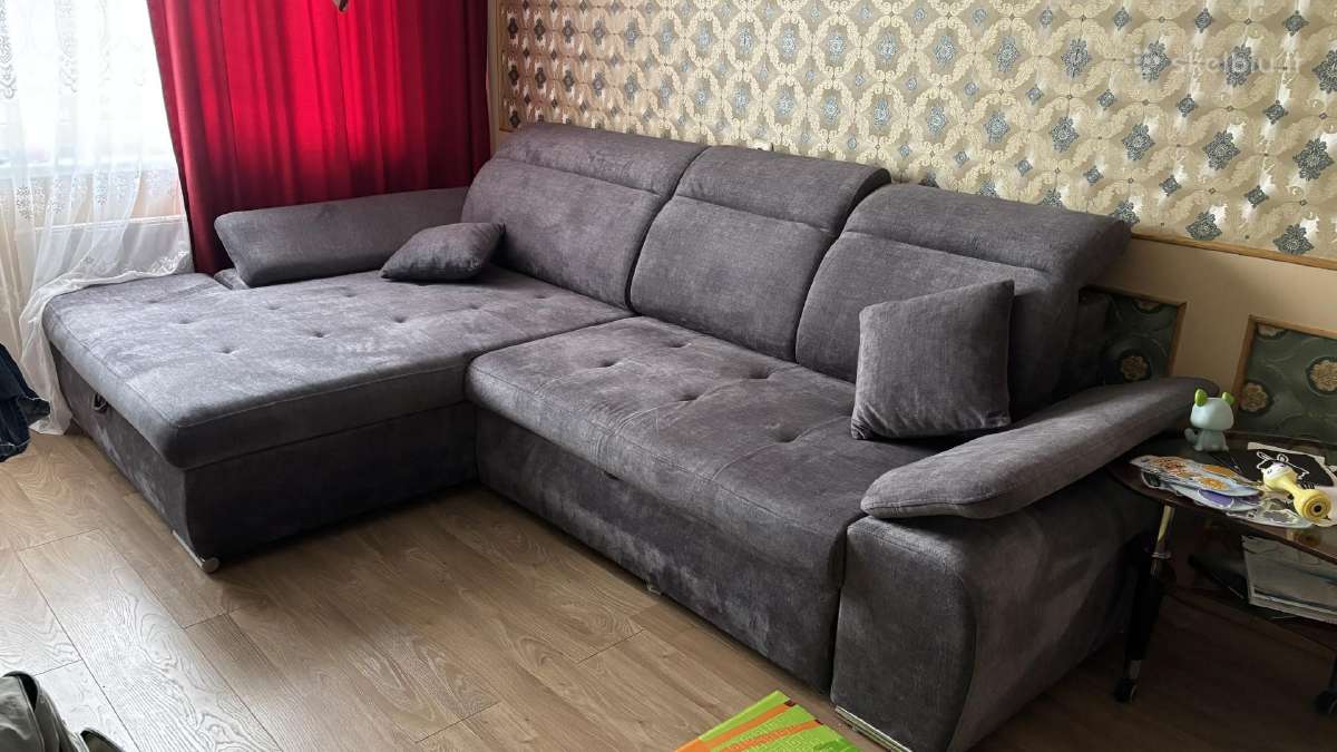 Nauja sofa(derybos yra tinkamos)