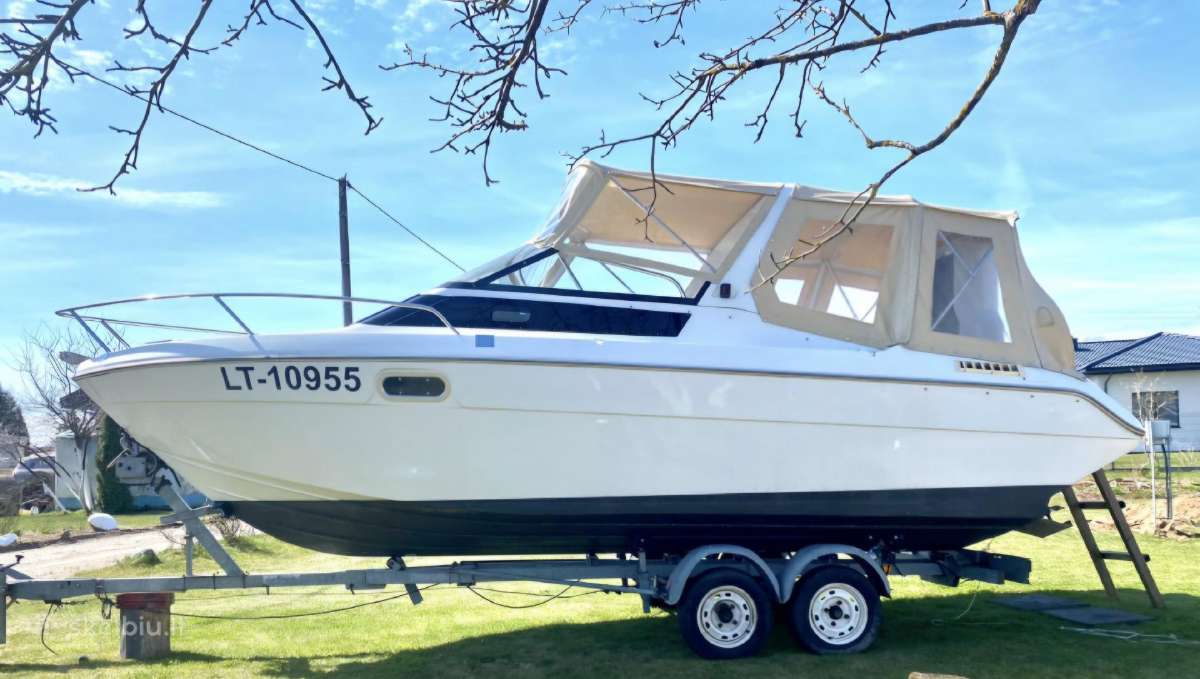 Kateris Jeanneau leader 655 performance. Dyzelis.