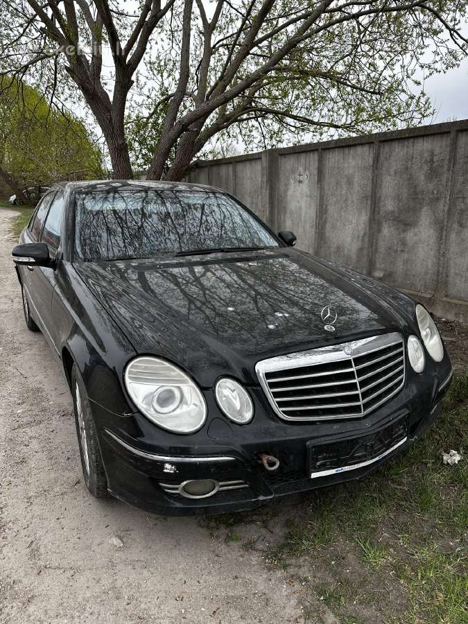 Mercedes benz W211 e320 fl dalimis