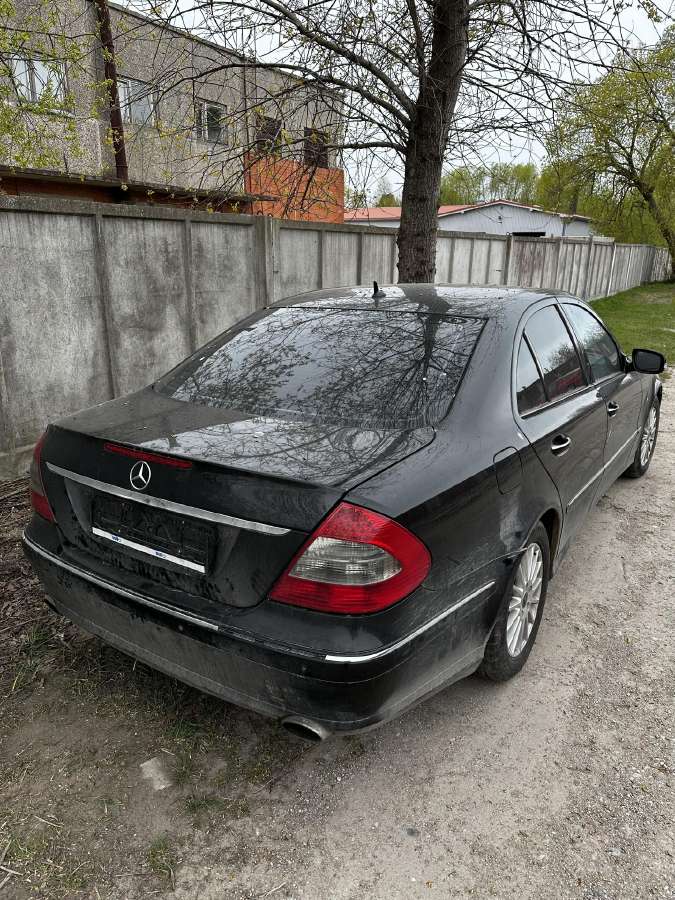 Mercedes benz W211 e320 fl dalimis - nuotraukos Nr. 2