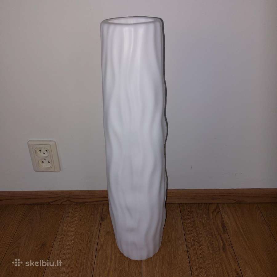 Nauja aukšta plastikinė vaza