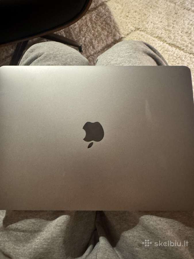 MacBook pro A1706 13.1