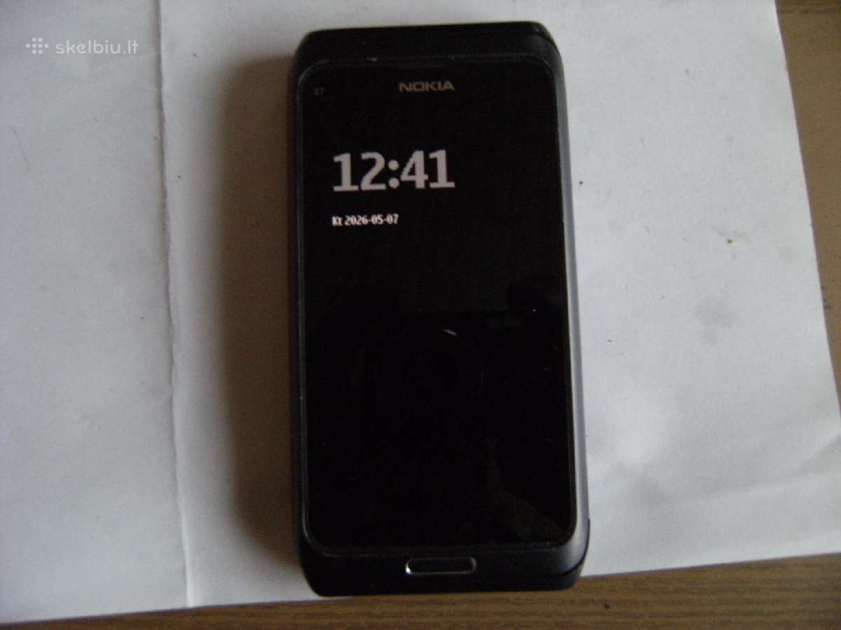 Nokia E7