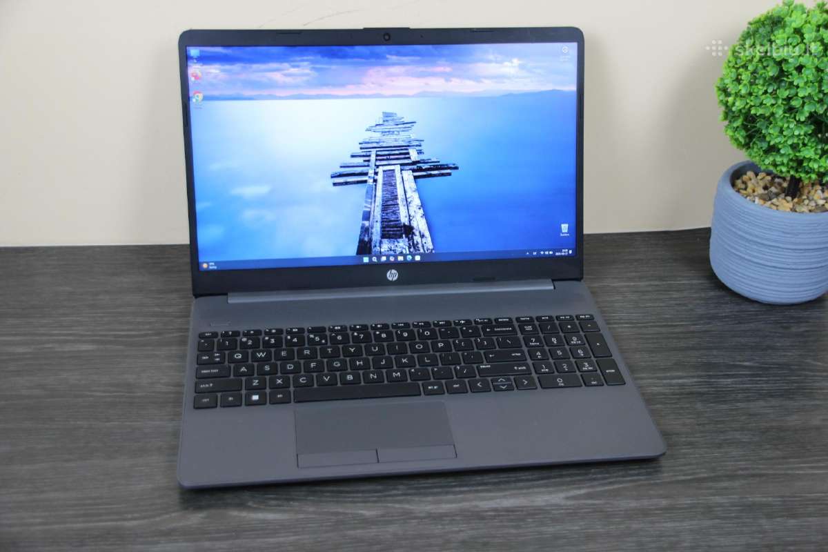 Hp 255 G9 Ryzen 5425u Fullhd Us klaviatura 256 nvm