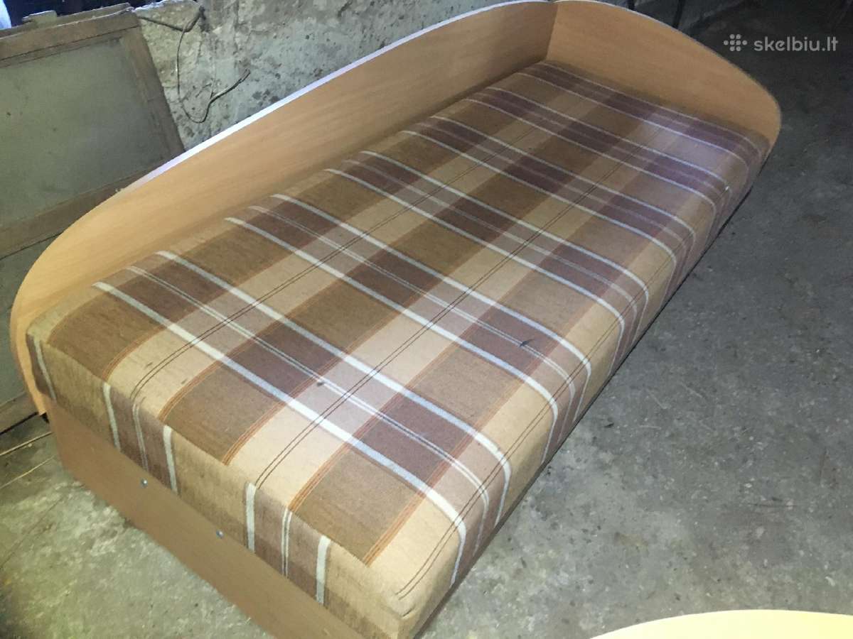 Viengules lovos turim ir islankstoma sofa 3 vietu