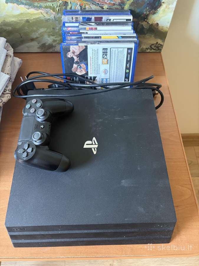 Ps4 pro Cuh-7016b + žaidimai