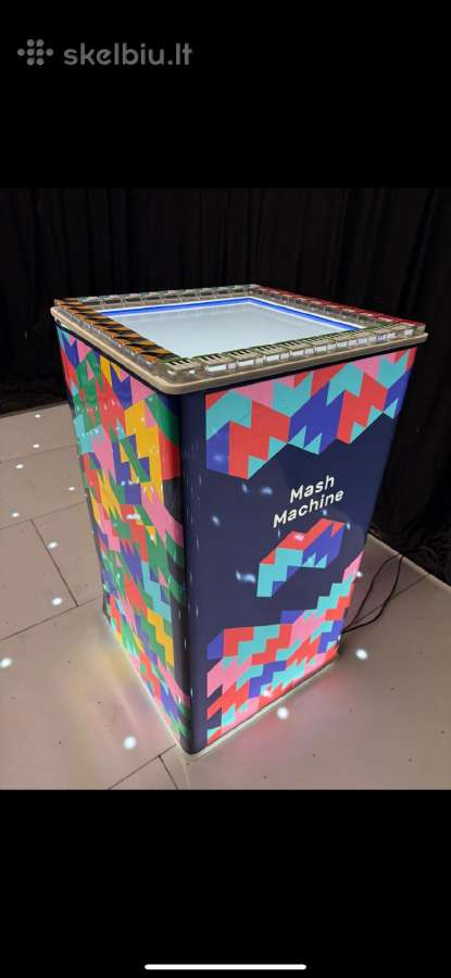 Parduodamas „Mash Machine“ muzikos aparatas