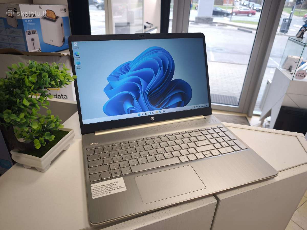 Hp 15s i5-1035g1 / 512gb / 8gb su Garantija