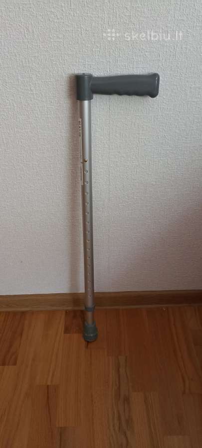 Naudota lazdelė,reguliuojamo aukščio 5€