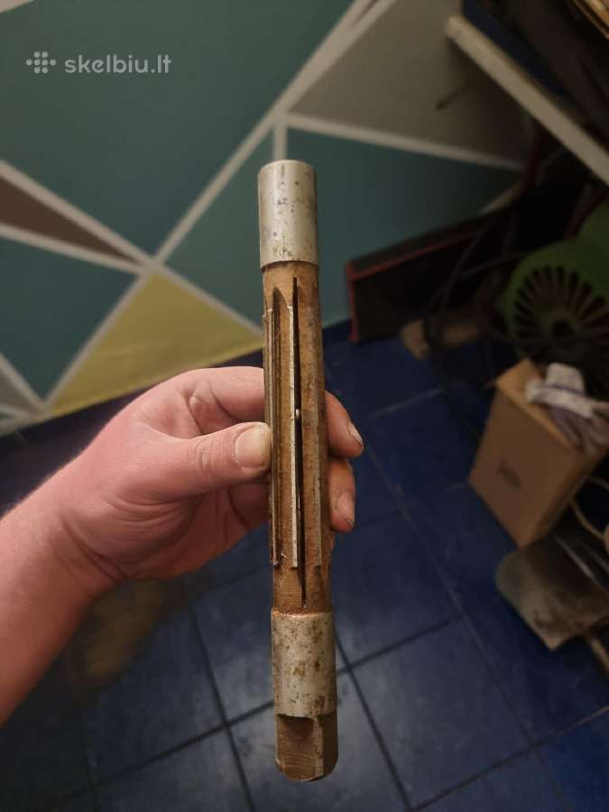 Rankiniai plestuvai metalui