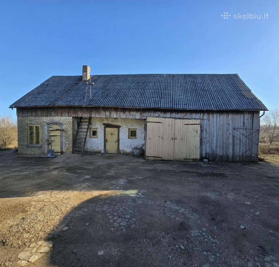 Parduodamas 69 m² gyvenamas namas su ūkiniu