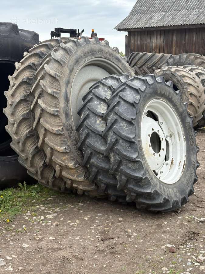 Siaurieji traktoriaus ratai 13,6r48 12,4r32