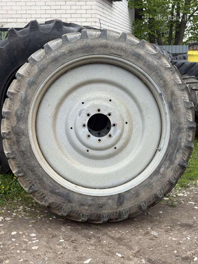 Siaurieji traktoriaus ratai 13,6r48 12,4r32 - nuotraukos Nr. 4