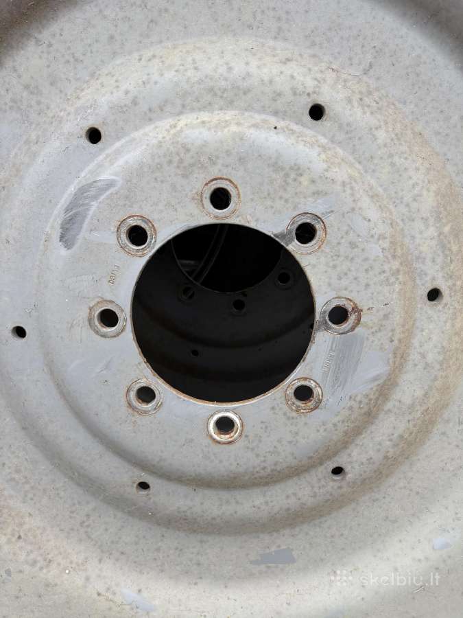 Siaurieji traktoriaus ratai 13,6r48 12,4r32 - nuotraukos Nr. 8