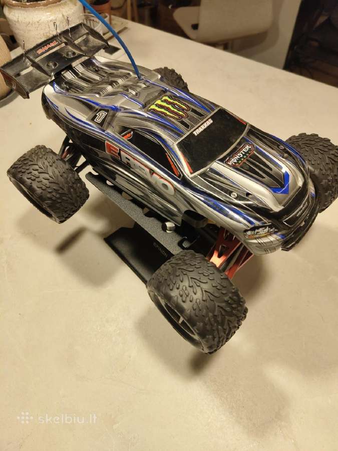 Traxxas E-revo 1/16