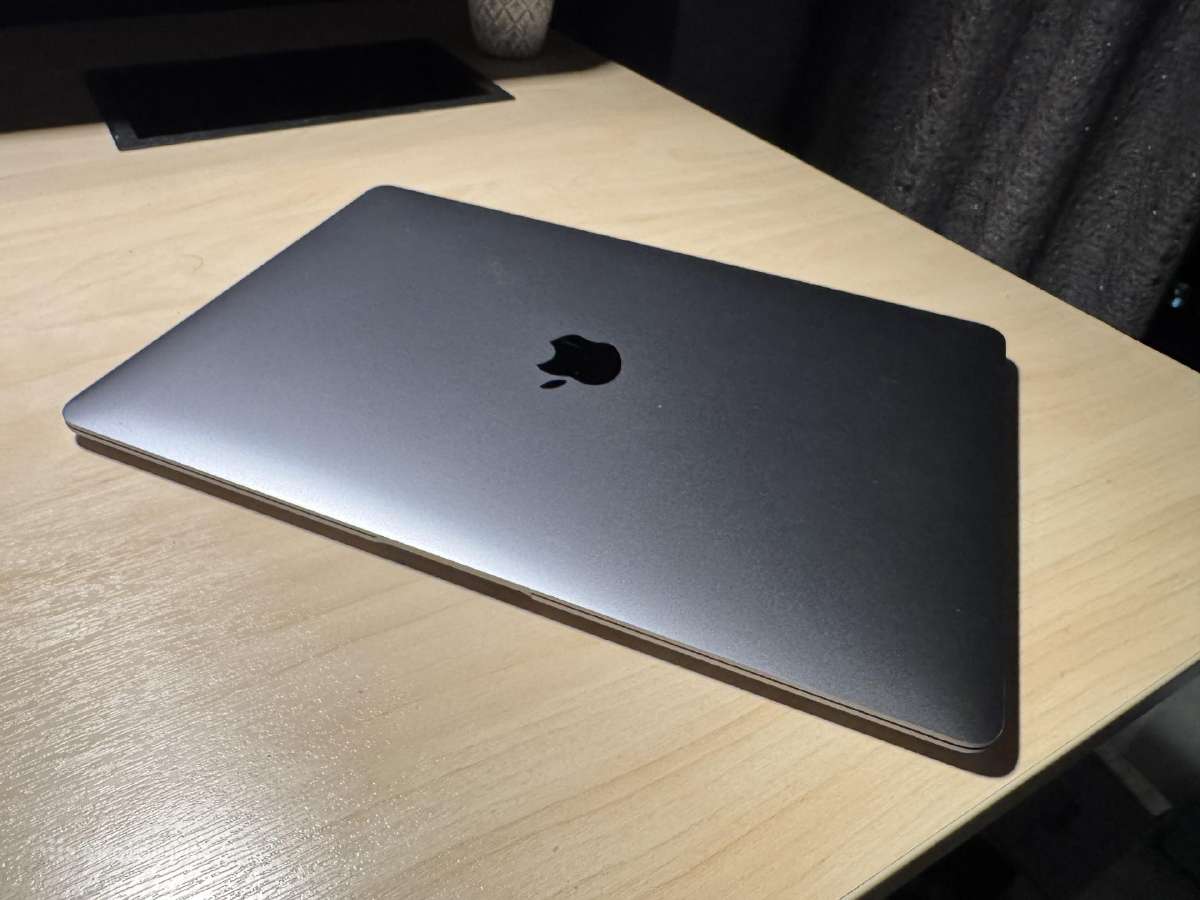 MacBook Air M1 16 GB / 512 GB