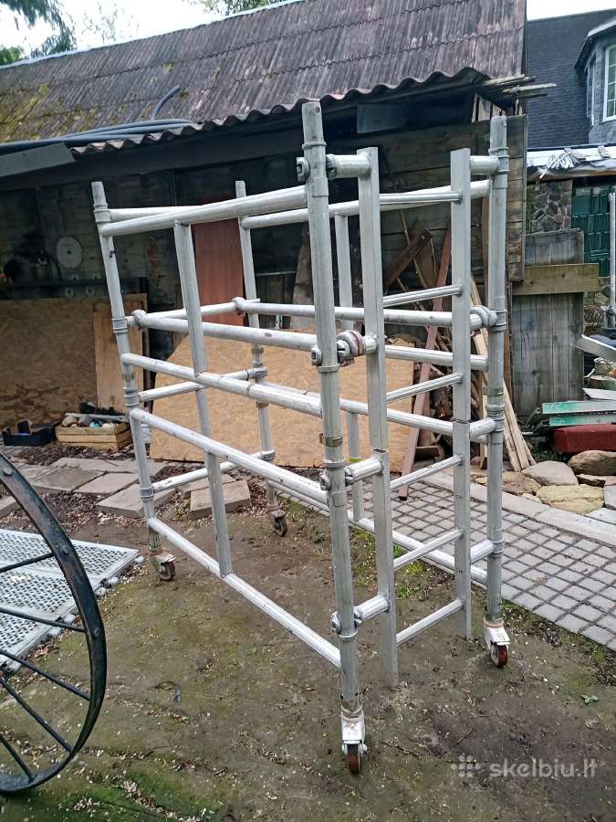 Aliuminis bokštelis su ratukais