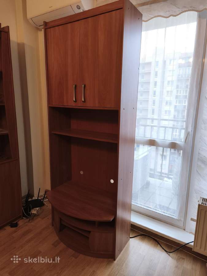 Nemokama televizoriaus spinta/sekcija