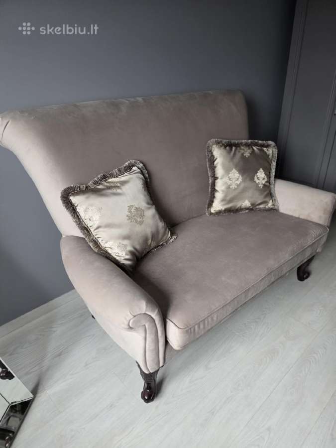 Aksominė dvivietė sofa