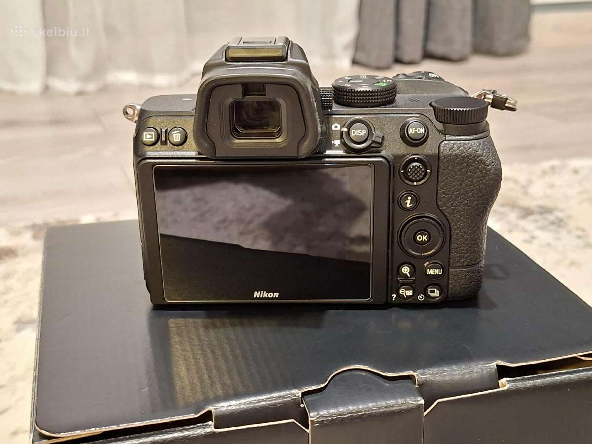 Nikon z5