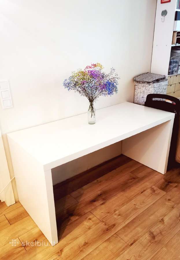 Ikea Malm baltas stalas