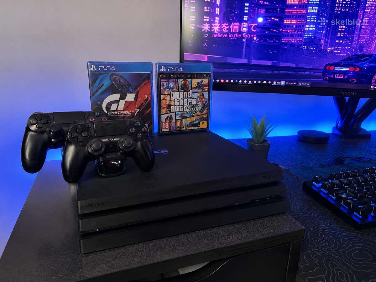 Parduodu Playstation 4 Pro komplektą
