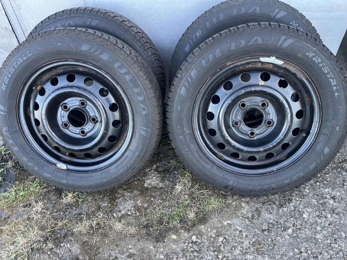 Skardiniai ratai su padangomis