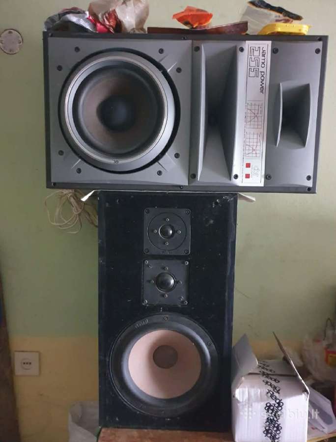 Įvairios audio kolonėlės, yra ir ardomų, įvairių g