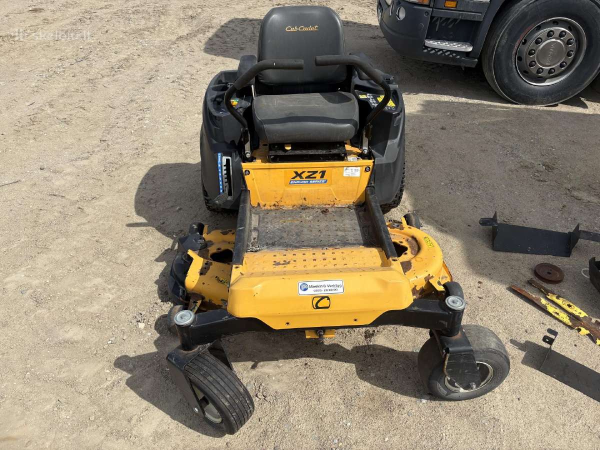 Nulinio apsisukimo vejos traktoriukas cub cadet - nuotraukos Nr. 2