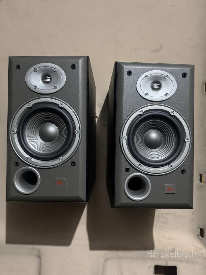 Parduodamos surroundines koloneles Jbl E30