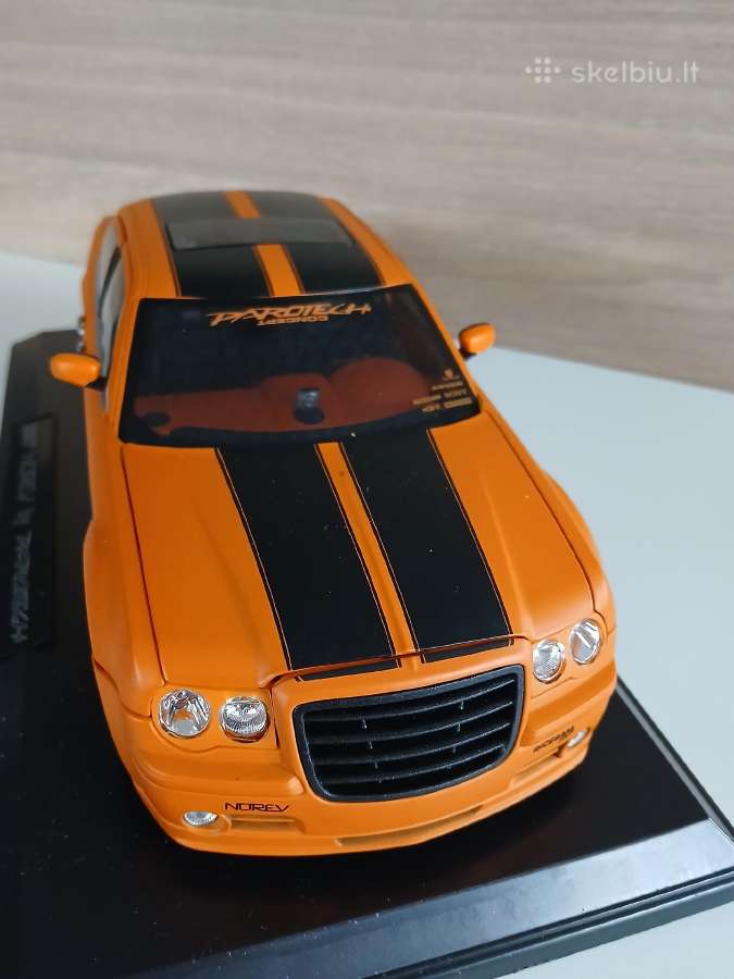 Chrysler 300 c Hemi Dcc 1:18 - nuotraukos Nr. 6