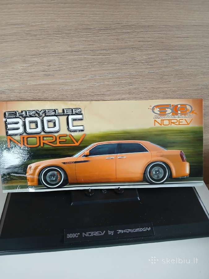 Chrysler 300 c Hemi Dcc 1:18 - nuotraukos Nr. 9