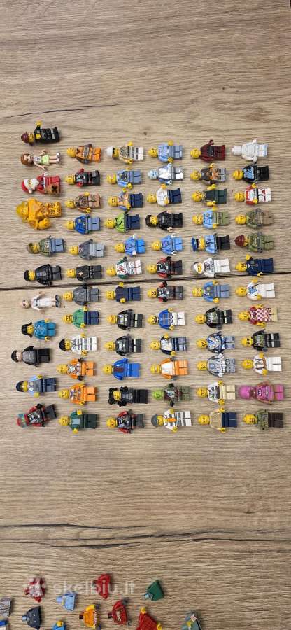 Parduodama didelė Lego minifigūrėlių kolekcija