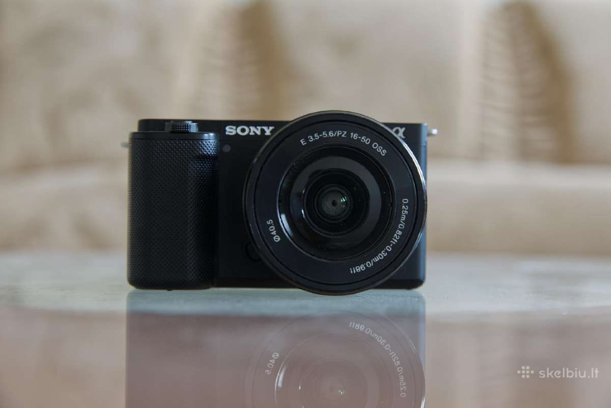 Kamera - fotoaparatas Sony Zv-e10 su objektyvu