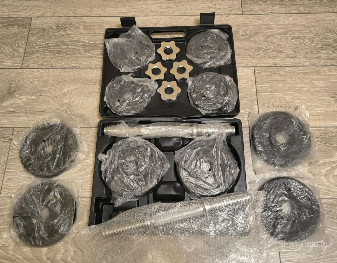 Metaliniai hanteliai su lagaminų