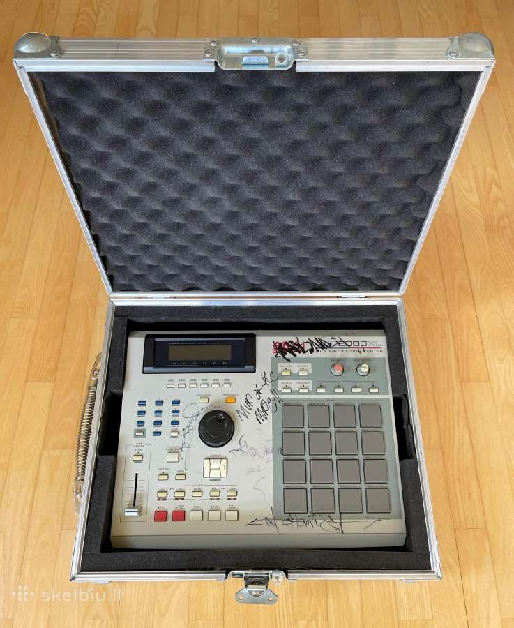 Akai Mpc 2000xl su priedais