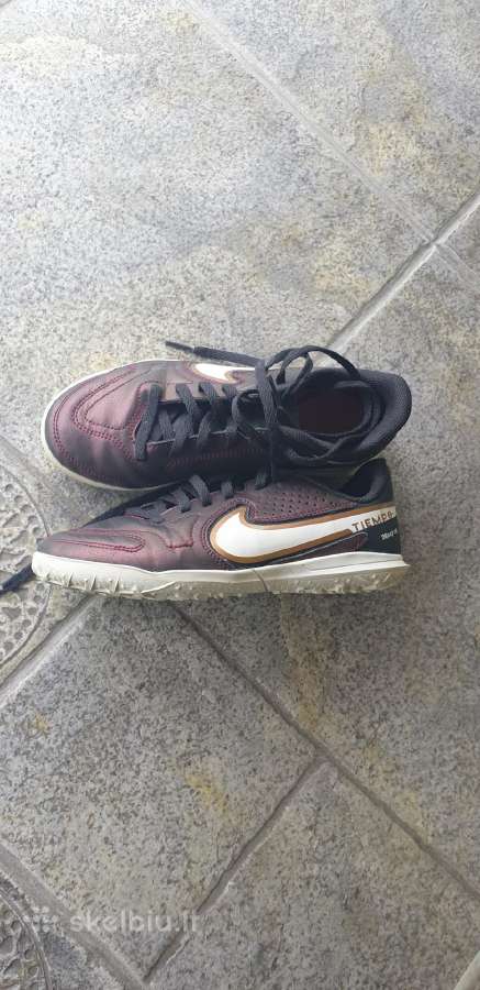 Nike kedukai 32/33