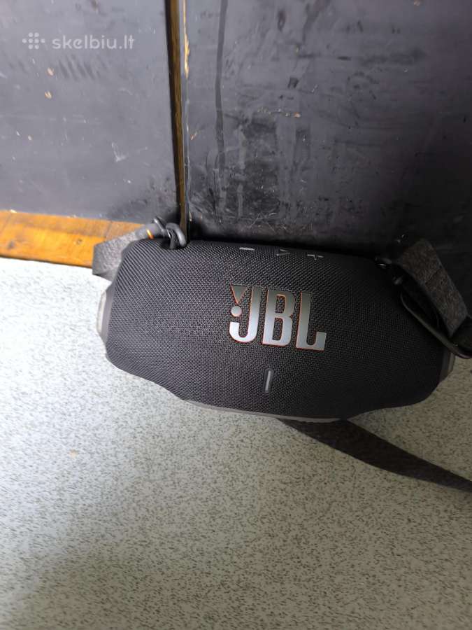 Jbl kolonėlė pirkta prieš menesi