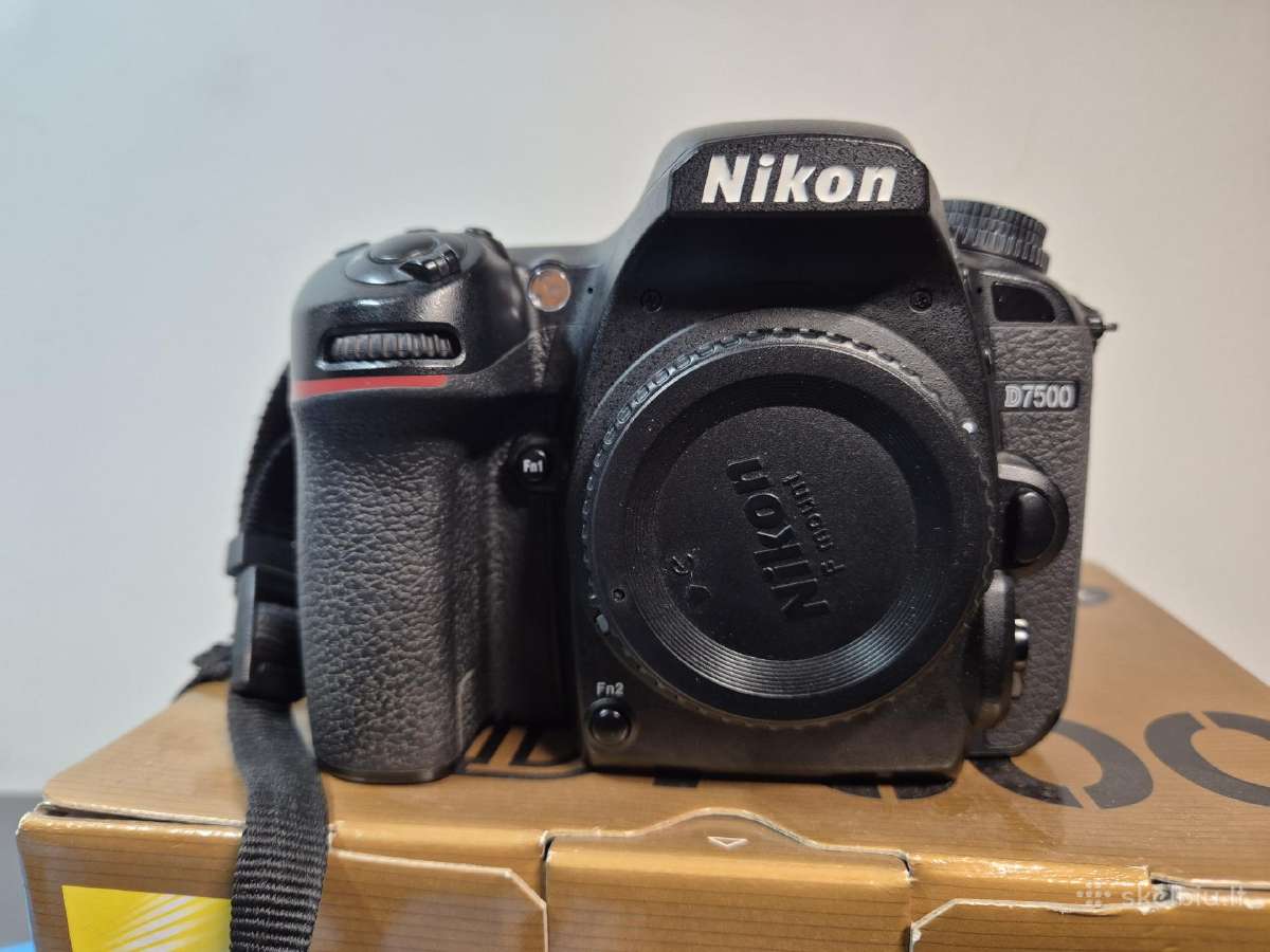 Nikon D7500 body
