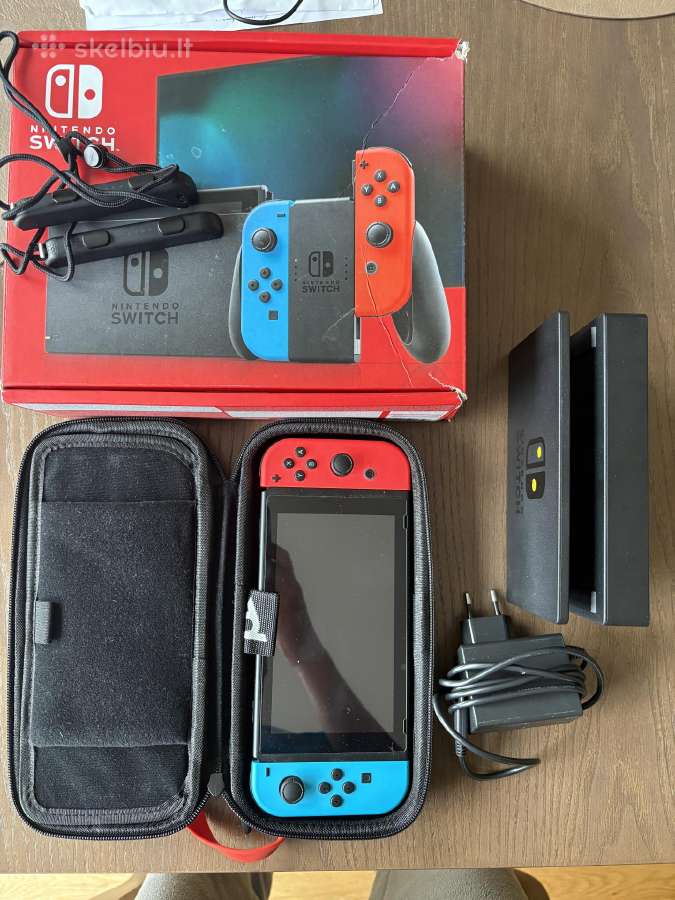 Parduodu Nintendo Switch + priedai + žaidimai