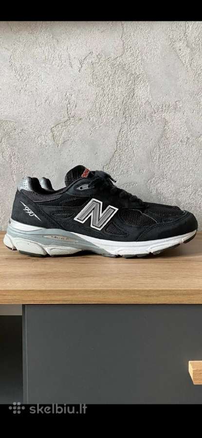 New Balance 990v3
