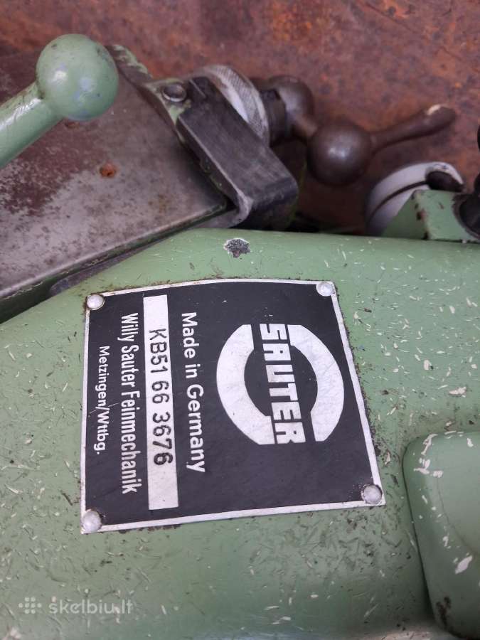 Metalo tekinimo staklių įrankiai