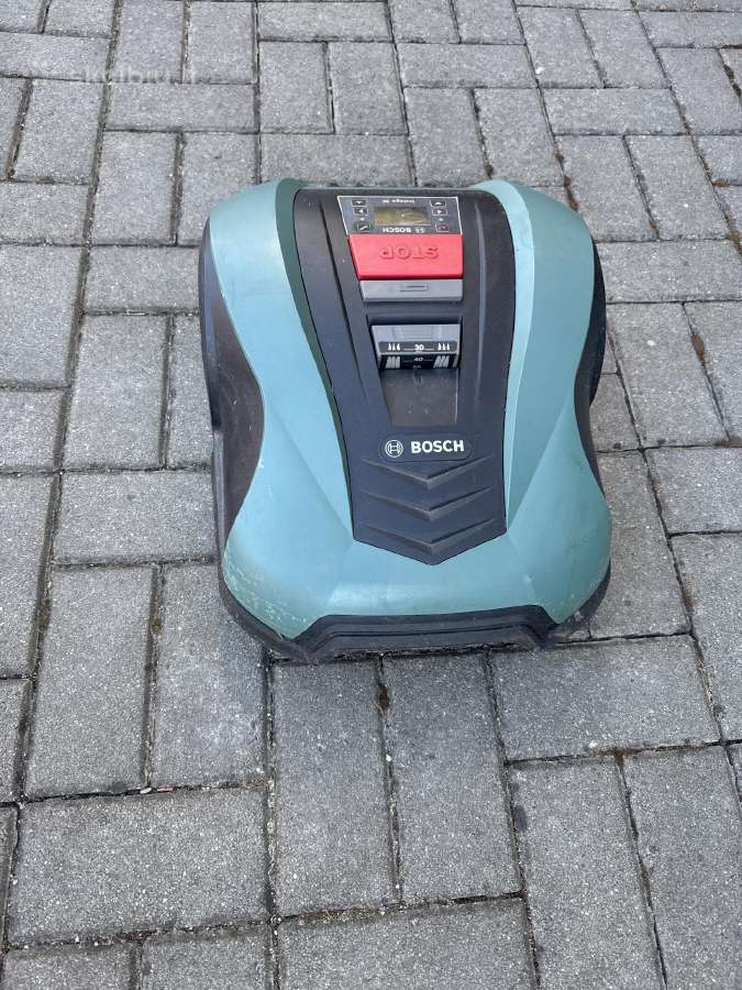 Sodo robotas žiliapjove Bosch m700