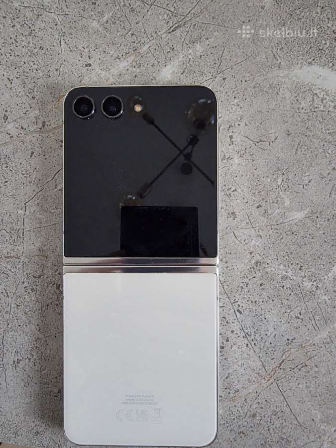Samsung Galaxy Flip 5