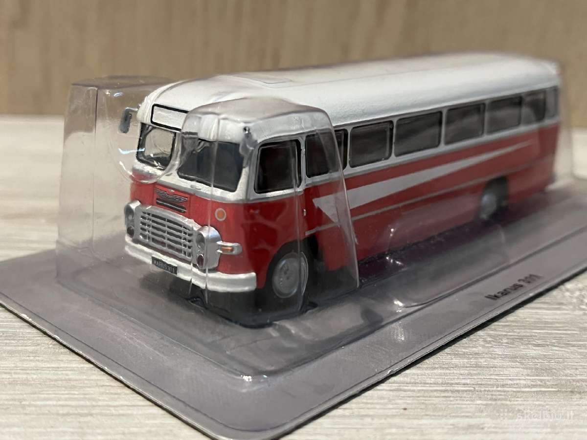 Ikarus 311 1:72