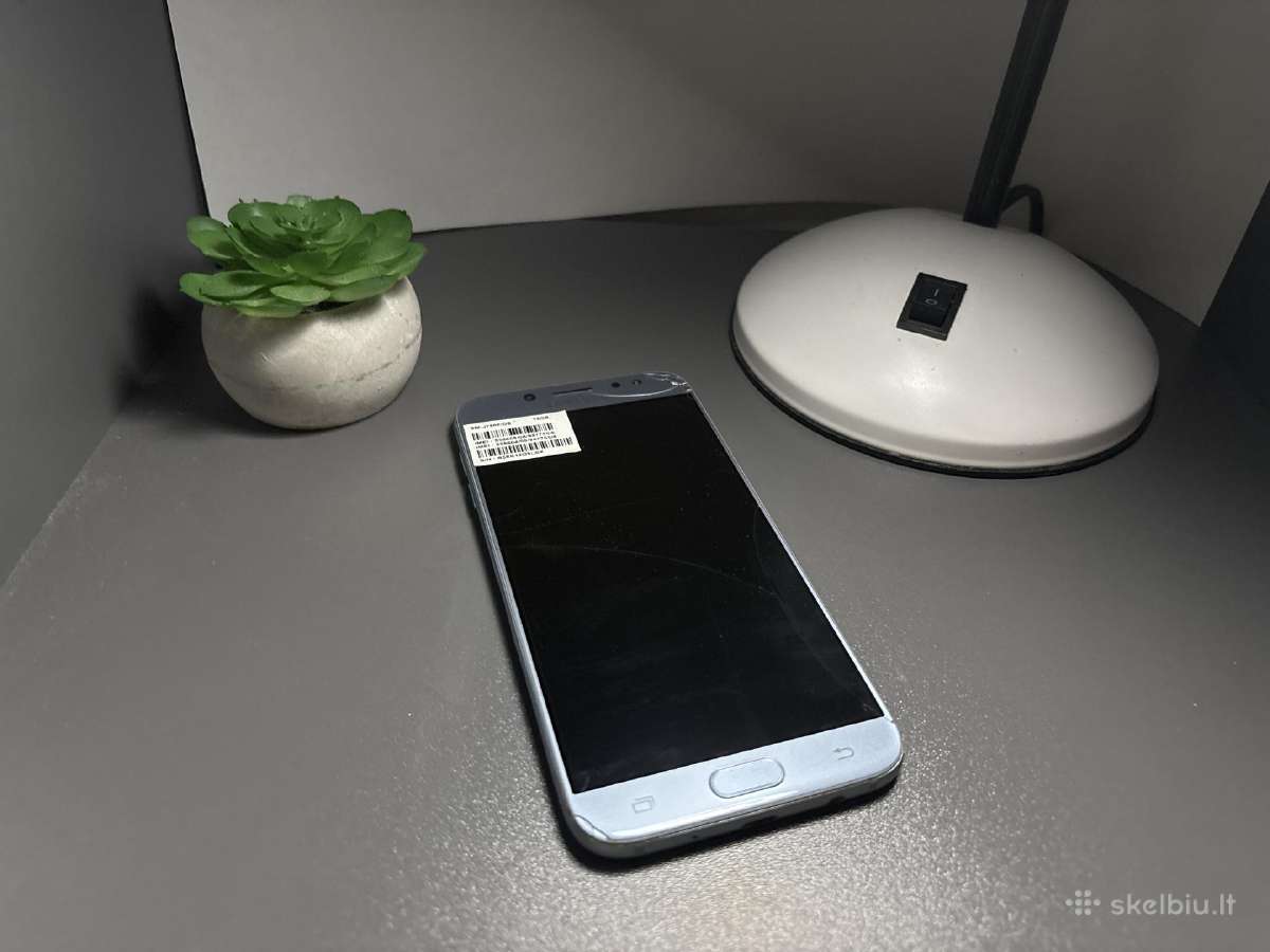 Samsung J7 dalyms