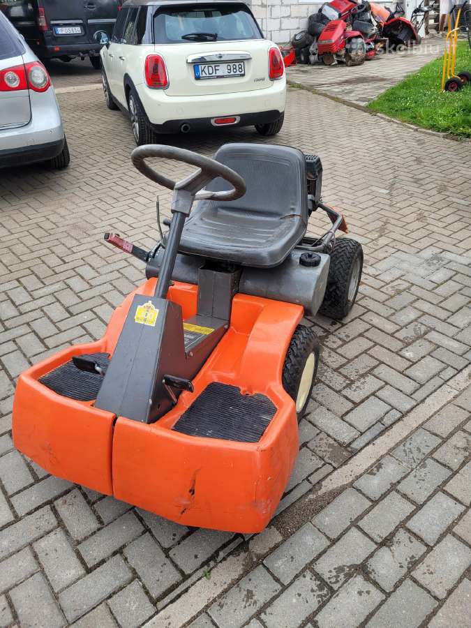 Traktorikaa žoliapjuve Husqvarna Rider 850